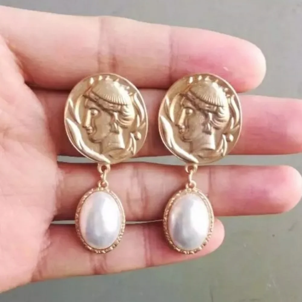 Chic Gold Vintage Portrait Pearl Coin Dangle Earrings